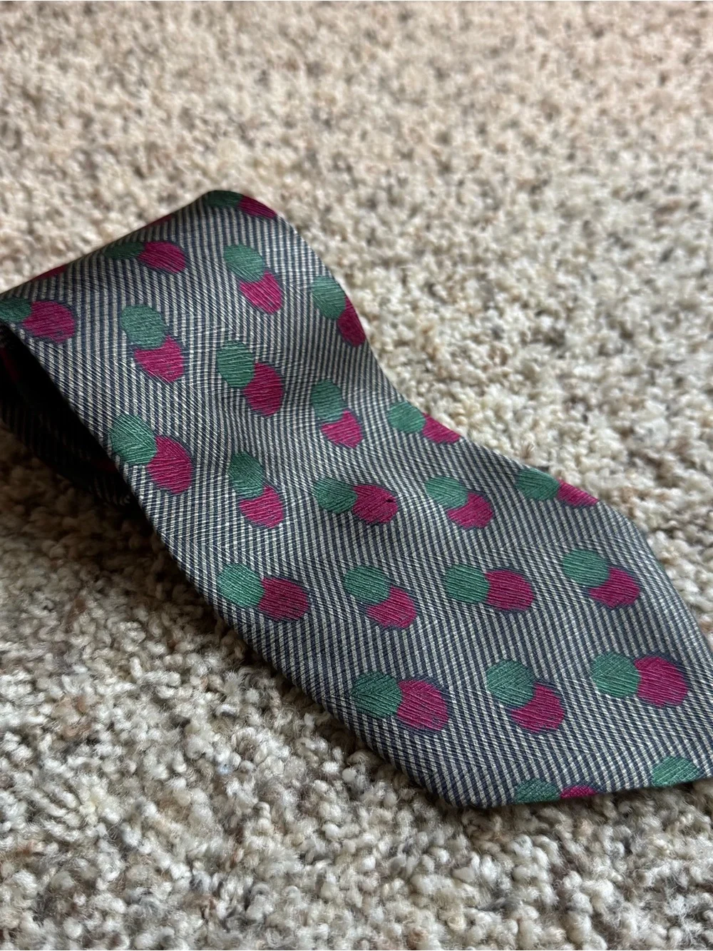 Giorgio Armani Men’s Tie Gray Green Burgundy Geometric Woven Logo Classic